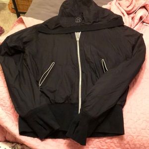 Lululemon reversible jacket with parachute back!